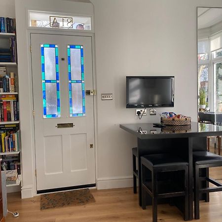 Interior Designed Flat Near Kew Botanical Gardens Daire Londra Dış mekan fotoğraf